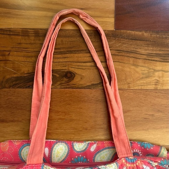 Emma & Chloe Paisley Floral Quilted Tote - Picture 2 of 12